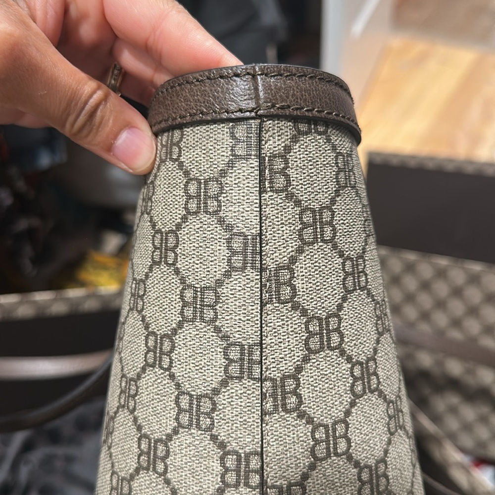 Gucci and balenciaga collab. I used this bag once. It comes with dust bag. - Picture 7 of 11